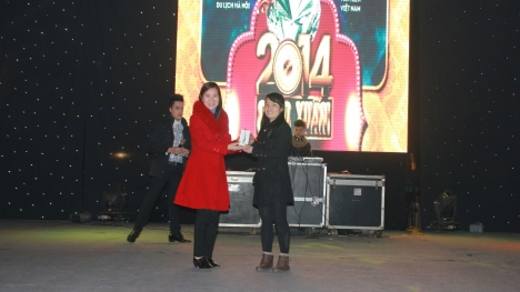 Uống bia và trúng thưởng iPhone 5 đêm giao thừa